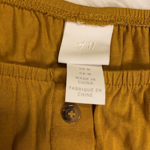 H&M Blouse - Picture 2 of 3